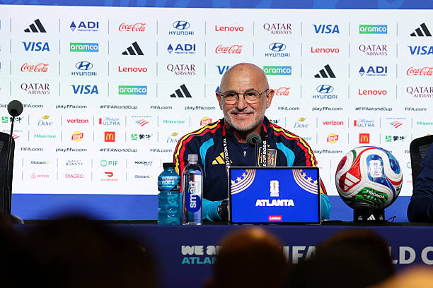 Luis De la Fuente da una rueda de prensa sobre la selección Española; tratando temas cómo el debut ante Cabo Verde, la situación de Lamine Yamal y el tema de Marc Cucurella.