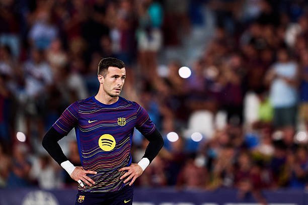 Inaki Pena of FC Barcelona looks on prior to the LaLiga EA Sports match between Levante UD and FC Barcelona at Ciutat de Valencia on August 23, 2025...