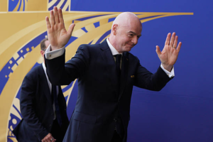 La FA retira su apoyo a Gianni Infantino y a sus proyectos