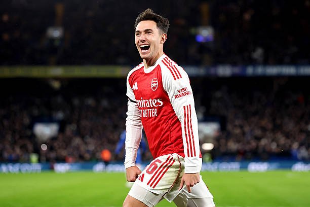 Martin Zubimendi of Arsenal celebrates scoring his team's third goal during the Carabao Cup Semi Final First Leg match between Chelsea and Arsenal at...
