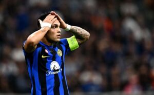 Lautaro Martínez podría estar fuera de las canchas un mes